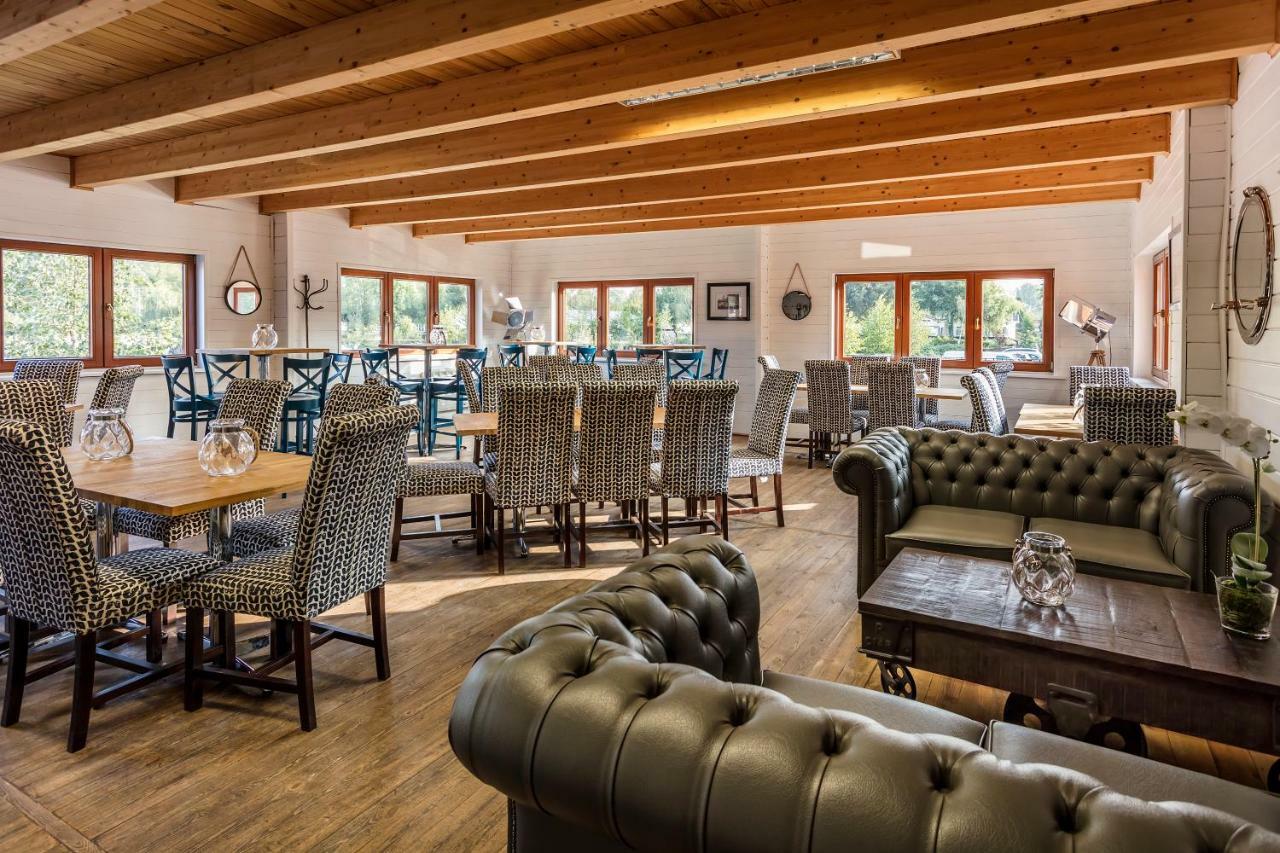 Roydon Marina Village Lodges Exteriör bild